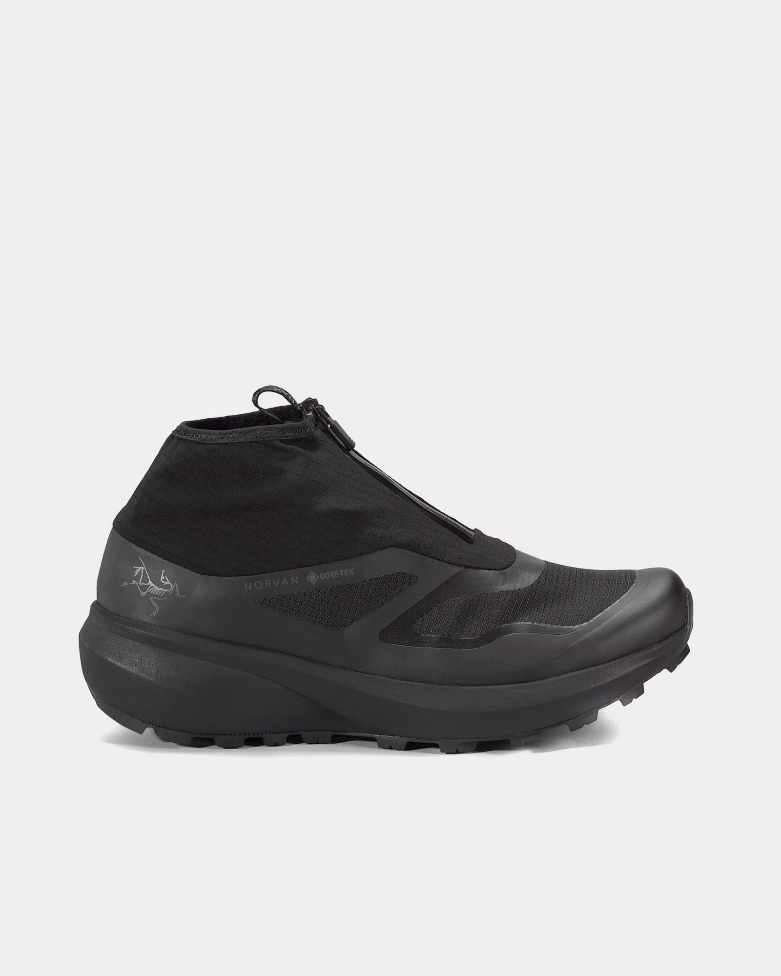 Black Arc'teryx Norvan Nivalis GTX winter trail shoe with integrated gaiter